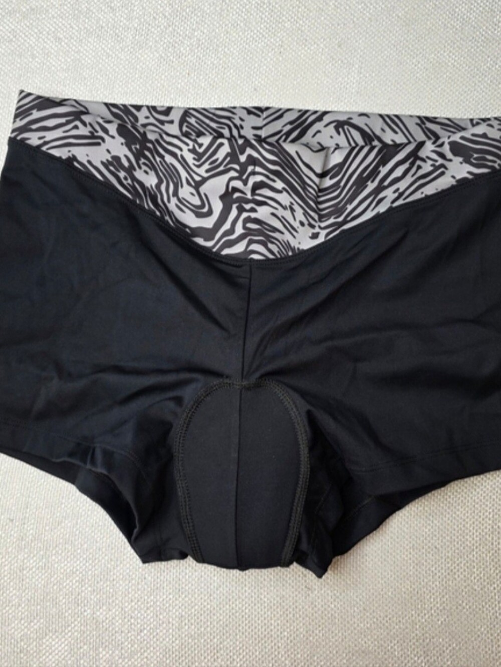 NICEWIN Women’s Padded Cycling Shorts Large Black Zebra Print Waistband